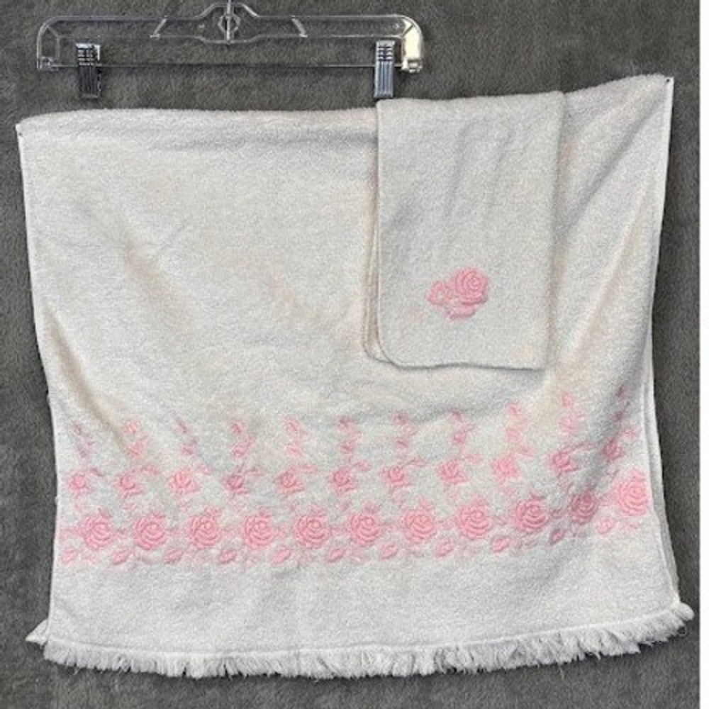 Vintage Dundee White Pink Rose Embroidered Towel Set Fringe Made in USA 2pc